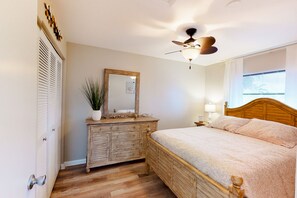 3 Schlafzimmer, Schreibtisch, WLAN, Bettwäsche