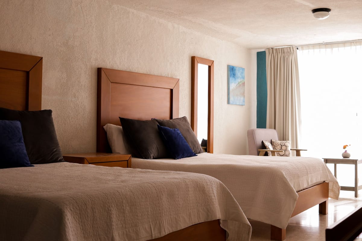 City House | 1 bedroom, down duvets, desk, blackout curtains