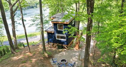 Lakefront Treehouse Oasis in Hocking Hills