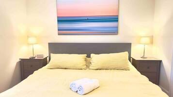 2 makuuhuonetta, työpöytä, silitysrauta/-lauta, Wi-Fi