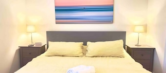 Surf Shack Condo! Centrally located to beaches, shopping, and entertainment