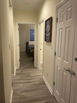 2 bedrooms, desk, iron/ironing board, WiFi