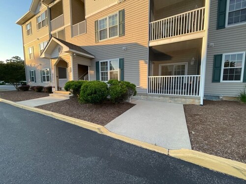 Surf Shack Condo! Centrally located to beaches, shopping, and entertainment