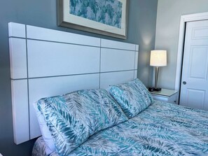 2 bedrooms, desk, iron/ironing board, WiFi - 5-Star Penthouse at the Palms of Destin (Destin)