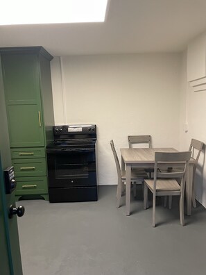 Dining - NEW! Petite Palace on Park Ave (Hot Springs)