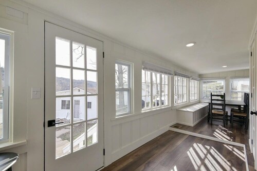 Laketown Cottages "Blue Anchor"