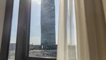 Apartamento presidencial | 1 dormitorio, caja fuerte, mobiliario individual y escritorio