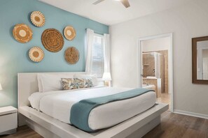 6 bedrooms, desk, iron/ironing board, travel crib