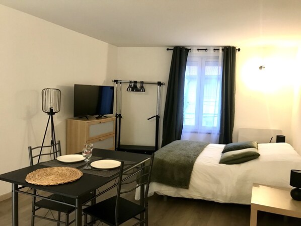 1 bedroom, free WiFi, bed sheets