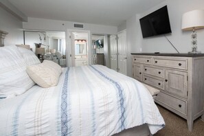 3 Schlafzimmer, Schreibtisch, Bügeleisen/Bügelbrett, kostenloses WLAN