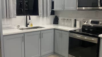 Villa | Private kitchen | Coffee/tea maker, electric kettle