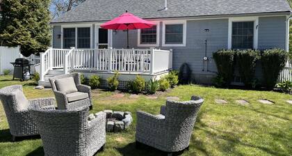 Home in Mattapoisett Village, walk to beach, town, pub/Inn general store.