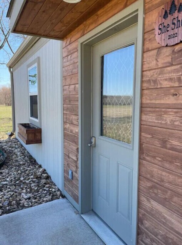 Exterior detail - Lake Bungalo (Fort Scott)