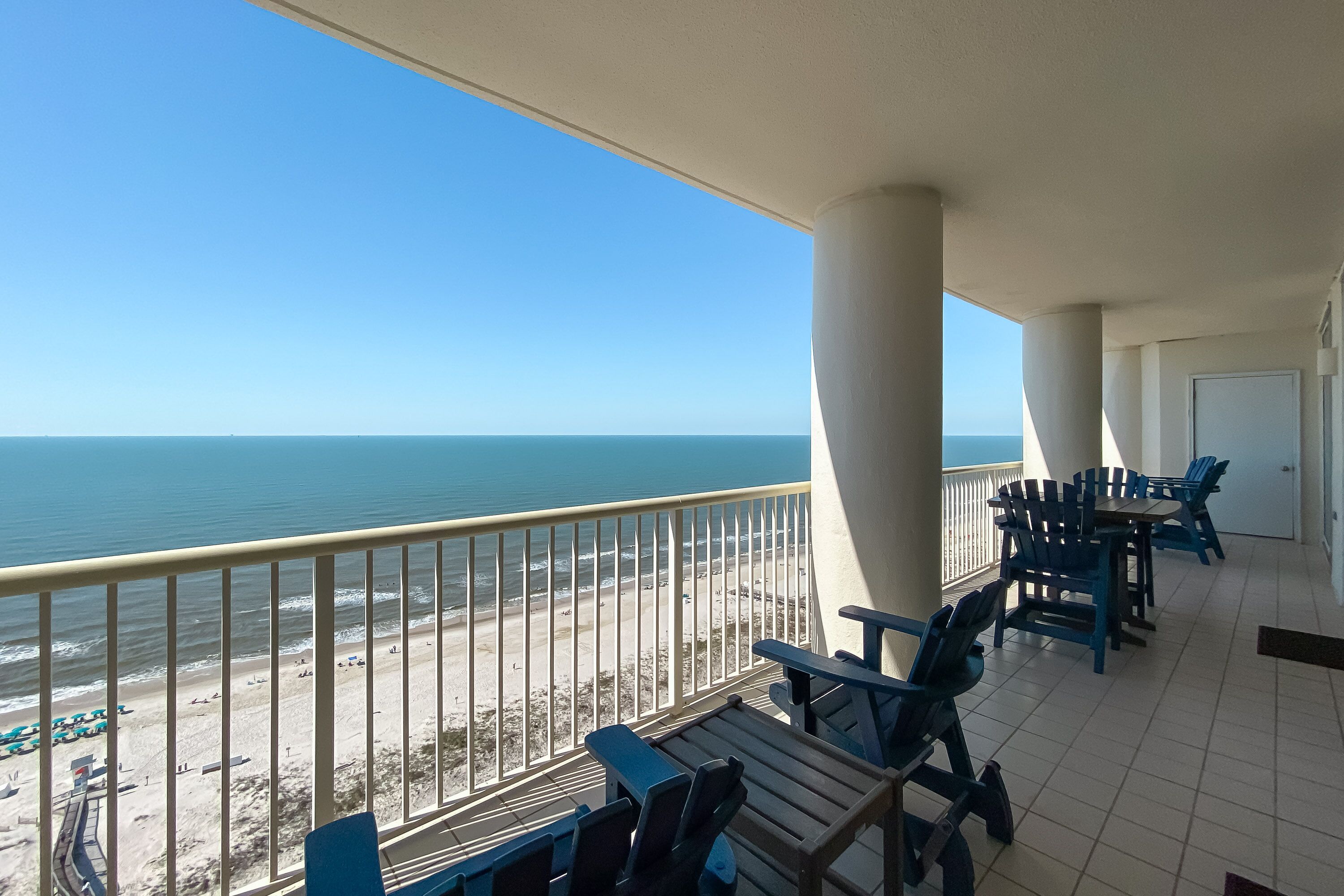 Bristol 2003-Completely Updated in 2023-Beachfront - Sleeps 13