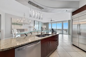 Interior - Bella Luna 902-Luxury Condo-Stunning Views-Beach access-walk to Flora Bama (Orange Beach)