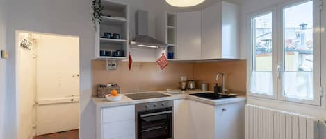 Basic Apartment, 1 Double Bed with Sofa bed | Private kitchen | Fridge, microwave, oven, stovetop