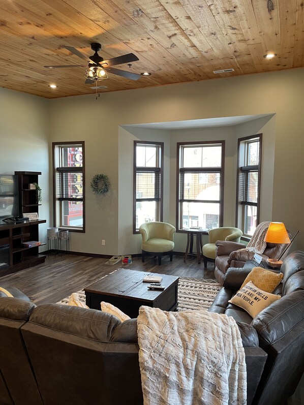 Smart TV, videojuegos, reproductor de DVD y libros 