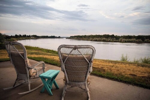 Historic Ft. Peck Schoolhouse w/indoor BB court