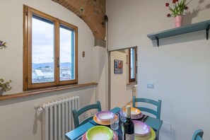 Căn hộ cơ bản, nhiều giường | Khu ăn uống