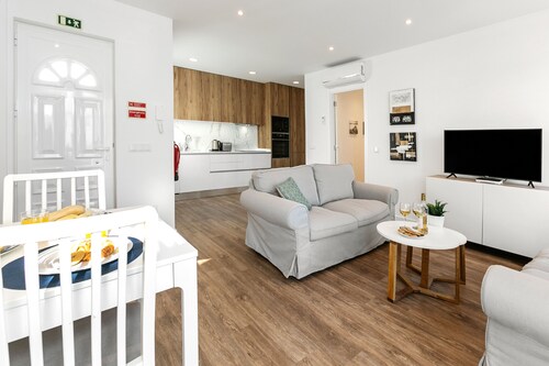 Casa Moa - Modern Apartment at Nazaré