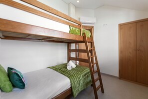 2 chambres, lit parapluie, accès Internet, draps fournis