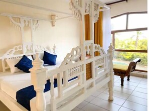 1 bedroom, WiFi - Elna's Beachfront Studio Diani- Seaview & AC - 202 (Diani Beach)