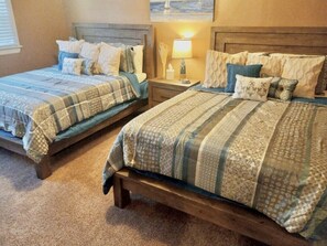 3 chambres, fer et planche à repasser, literie fournie