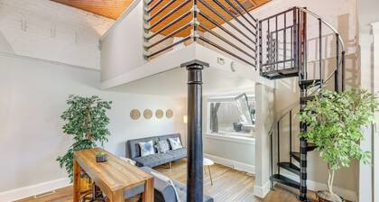 Cozy Boho-Chic Loft ~ 2 Mi to Downtown Cincinnati