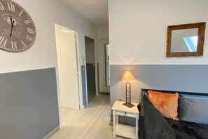 1 dormitorio y ropa de cama