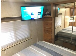 1 dormitorio y ropa de cama