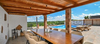 Lovely home in Lestakovec with kitchen