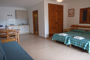 Room - Apartamentos Casin (Formentera)