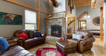 The Bear Den Cubby-6Br-7Ba-Hot tub-Sleeps12-BBQ-Firepit-Mountain Views-20m 2 YNP