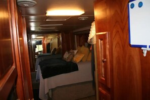 1 Schlafzimmer, Bügeleisen/Bügelbrett, Bettwäsche