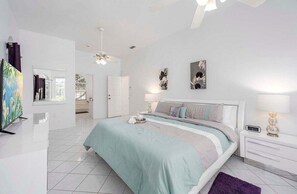 2 bedrooms, iron/ironing board, free WiFi, bed sheets - Princess - Hot Tub - Great Location (Cape Coral)
