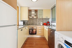 Fridge, microwave, oven, dishwasher