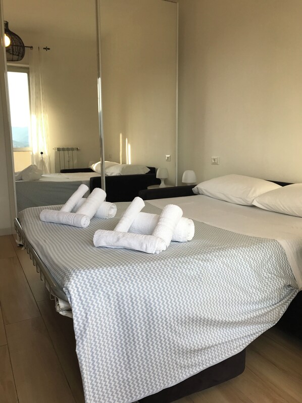 2 Schlafzimmer, Bügeleisen/Bügelbrett, Reisekinderbett, kostenloses WLAN