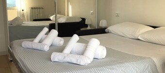 [Savona] Elisa's House ~ Wi-Fi ~ AC ~ 2 rooms