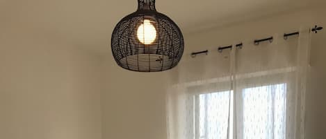 2 bedrooms, iron/ironing board, travel cot, free WiFi