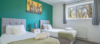 7 beds, perfect for contractors or large groups, free wi-fi