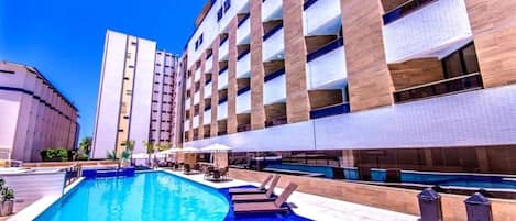 Indoor pool, pool loungers