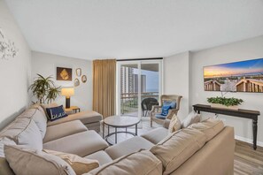 TV - Oceanfront Escape at Famous Ocean Creek Resort (Myrtle Beach)