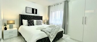 House 32 Delightful, Clean 2 bed house close to a golf course