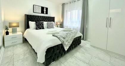 House 32 Delightful, Clean 2 bed house close to a golf course