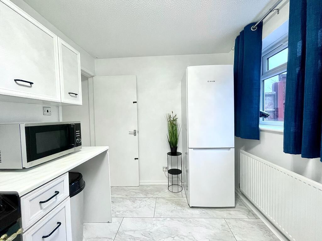 雪櫃、微波爐、焗爐、爐具