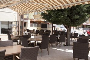 Outdoor dining - Meryem Ana (Didim)