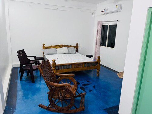 Villa Devi/Sounita 363/B Old Auroville Road Bommaiyarpalayam Tamil Nadu 60510