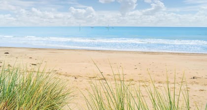 Awesome home in Saint-Brice-de-Landell