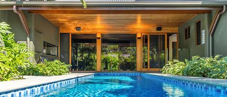 Aqua | Private pool