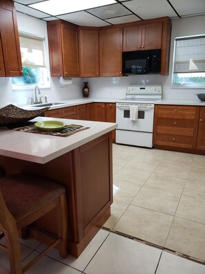 Fridge, microwave, oven, stovetop - Bayfront Cottage Located on the Bay in Sunset Cove with Sandy Beach (Key Largo)
